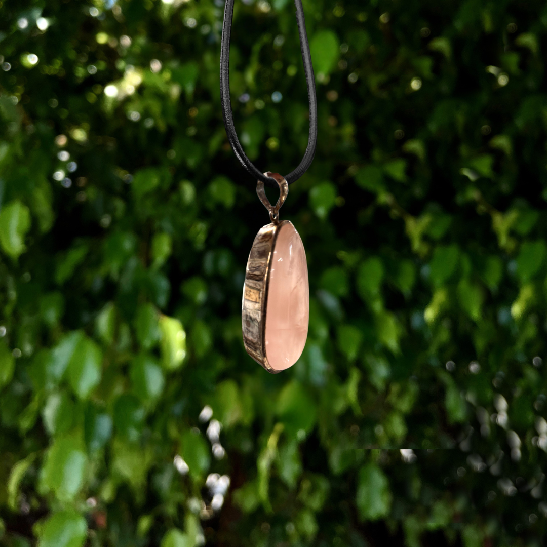 Rose Quartz Dimensional Oval Pendant