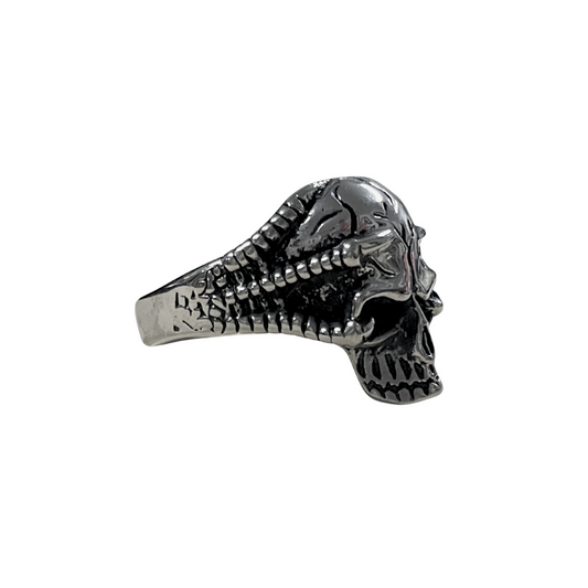 Cracked Skull Ring
